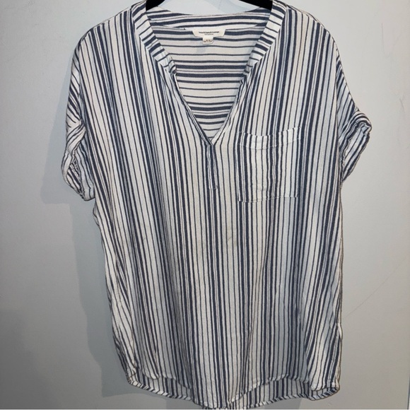 beachlunchlounge Tops - Beachlunchlounge‎ Blue and White Striped Shirt V Neck Pocket Small Petite